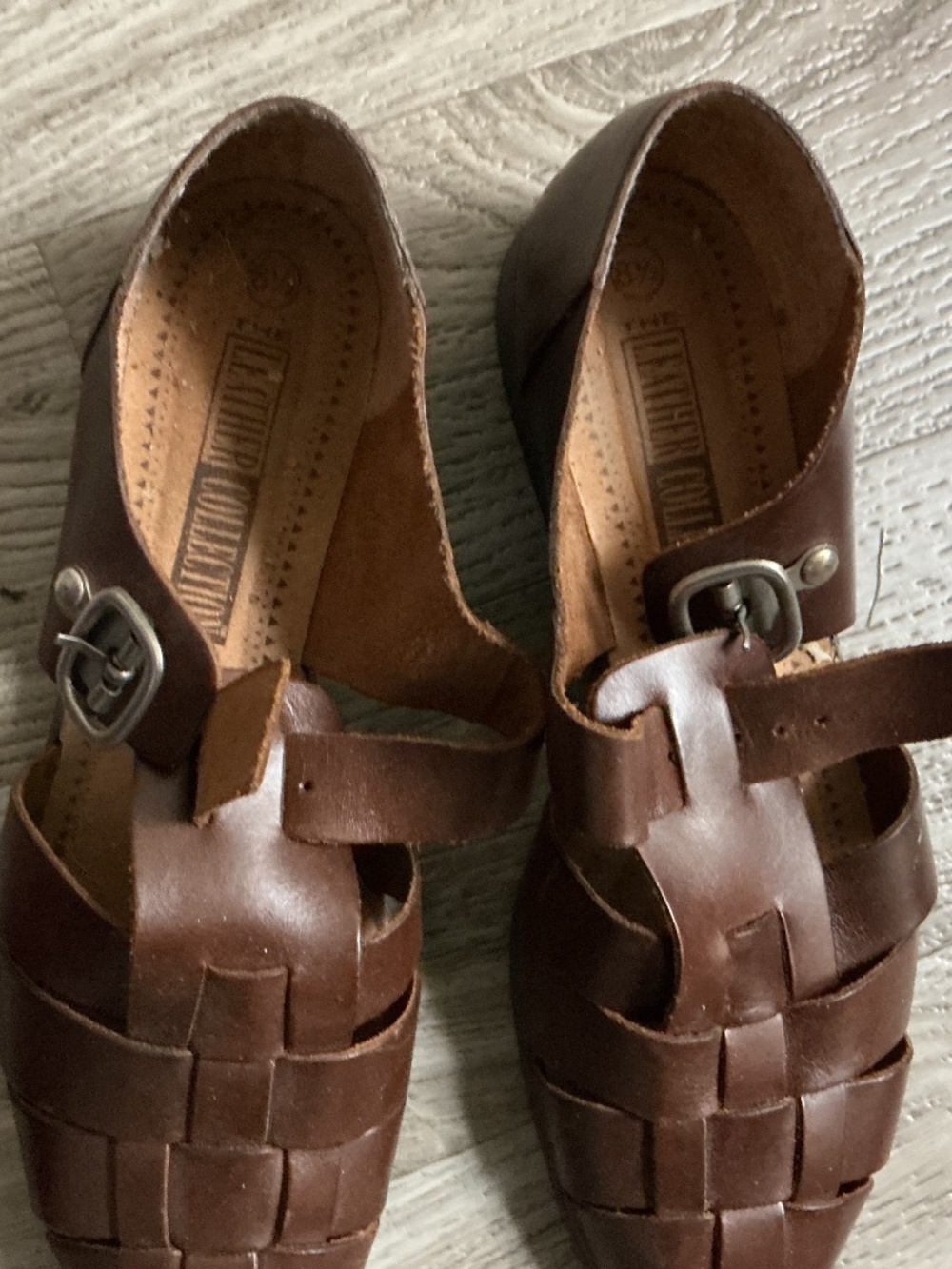 Leather fisherman sandals size 7.5 brown very good condition